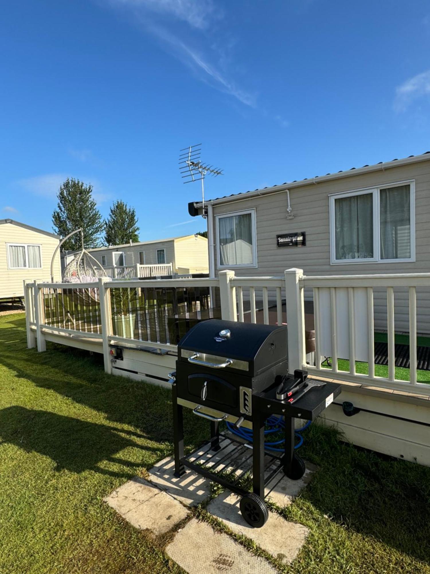 Hot Tub Retreat At Tattershall Lakes Exterior photo